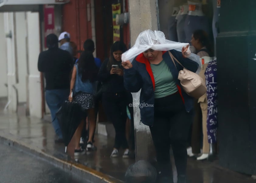 Lluvia sorprende a los duranguenses