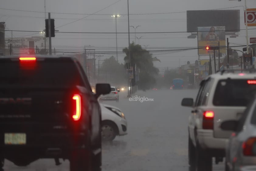 Lluvia sorprende a los duranguenses