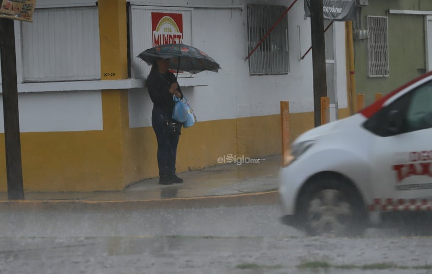 Lluvia sorprende a los duranguenses