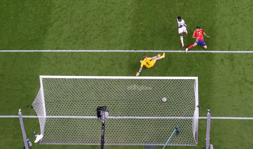 España, con goles de Nico Williams y Mikel Oyarzabal, venció 2-1 a Inglaterra en el Estadio Olímpico de Berlín, consiguiendo su cuarta Eurocopa tras las victorias de 1964, 2008 y 2012.