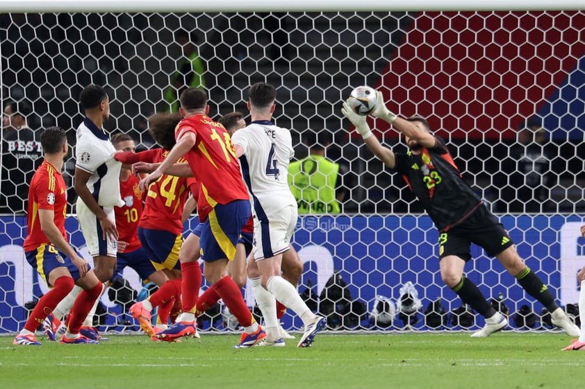 España, con goles de Nico Williams y Mikel Oyarzabal, venció 2-1 a Inglaterra en el Estadio Olímpico de Berlín, consiguiendo su cuarta Eurocopa tras las victorias de 1964, 2008 y 2012.