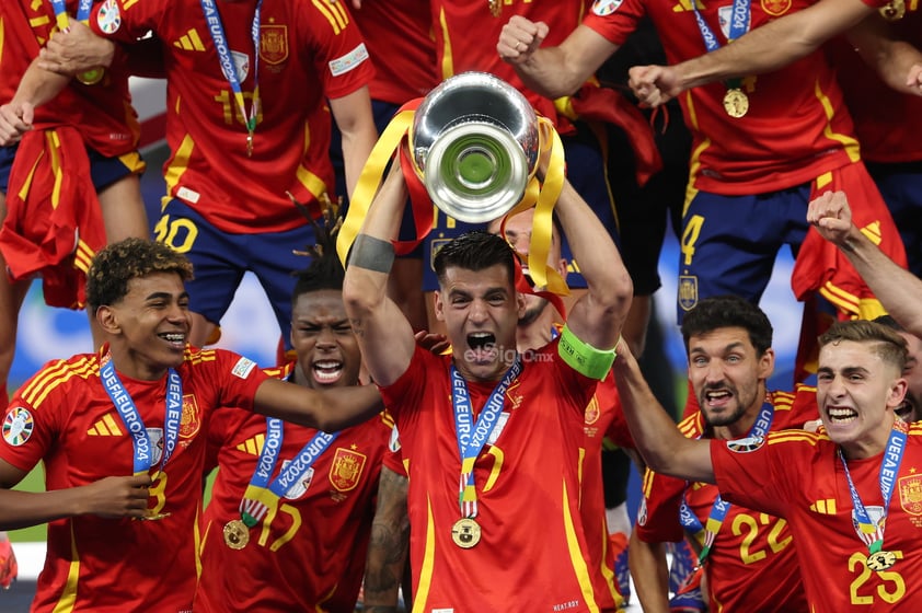 España, con goles de Nico Williams y Mikel Oyarzabal, venció 2-1 a Inglaterra en el Estadio Olímpico de Berlín, consiguiendo su cuarta Eurocopa tras las victorias de 1964, 2008 y 2012.