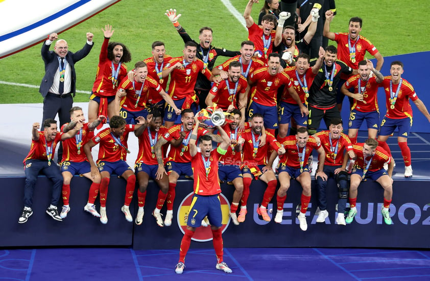 España, con goles de Nico Williams y Mikel Oyarzabal, venció 2-1 a Inglaterra en el Estadio Olímpico de Berlín, consiguiendo su cuarta Eurocopa tras las victorias de 1964, 2008 y 2012.