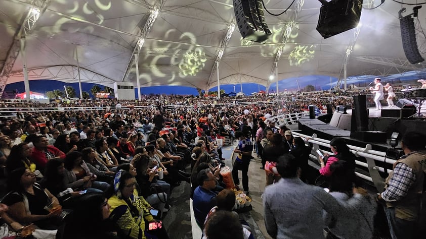 Este viernes 19 de julio, duranguenses se dieron cita a la Feria Nacional Francisco Villa para festejar el 461 aniversario de la capital duranguense.