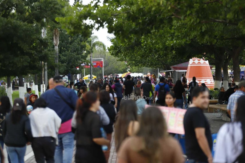 Este viernes 19 de julio, duranguenses se dieron cita a la Feria Nacional Francisco Villa para festejar el 461 aniversario de la capital duranguense.