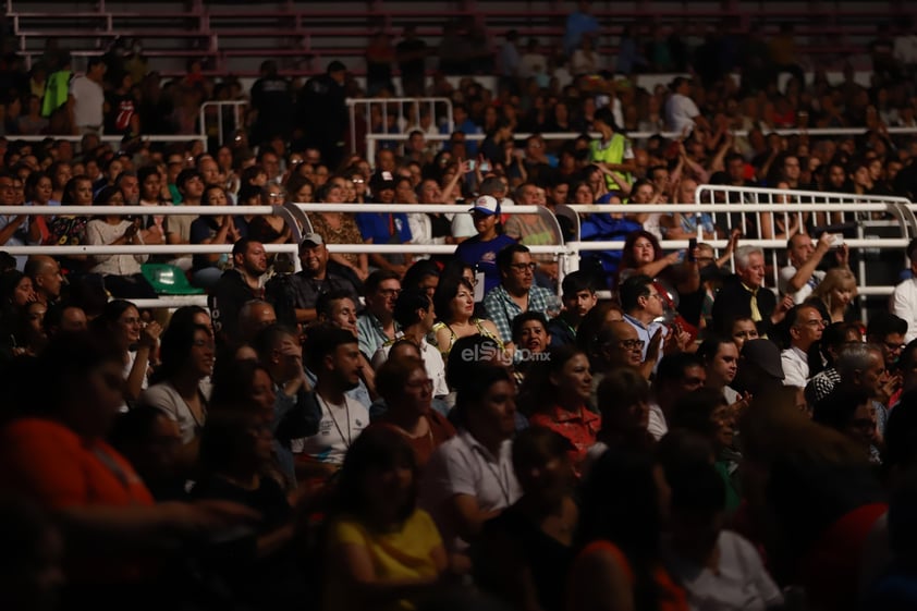 Gloria Gaynor interpreta sus éxitos para los duranguenses en la Velaría de la Feria Nacional Durango “Francisco Villa