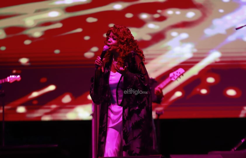 Gloria Gaynor interpreta sus éxitos para los duranguenses en la Velaría de la Feria Nacional Durango “Francisco Villa