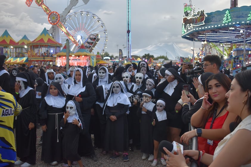 En la Feria Nacional de Durango 2024, se tenía como propósito romper el récord de más monjas en un juego mecánico de Espectaculares García.