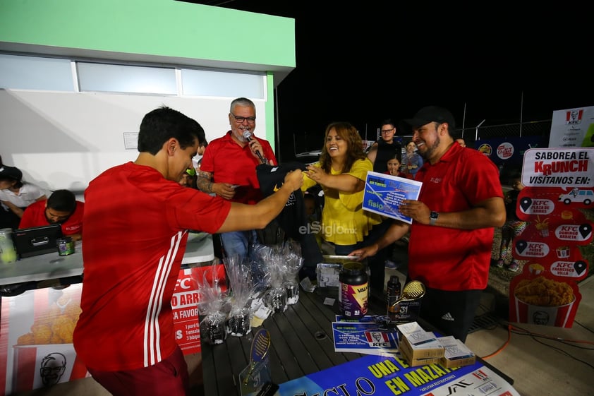 El Siglo de Durango inauguró su primer Torneo de Pádel, donde 51 parejas se enfrentarán para lograr ganar un viaje a Mazatlán.