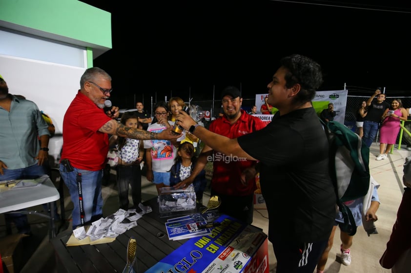 El Siglo de Durango inauguró su primer Torneo de Pádel, donde 51 parejas se enfrentarán para lograr ganar un viaje a Mazatlán.