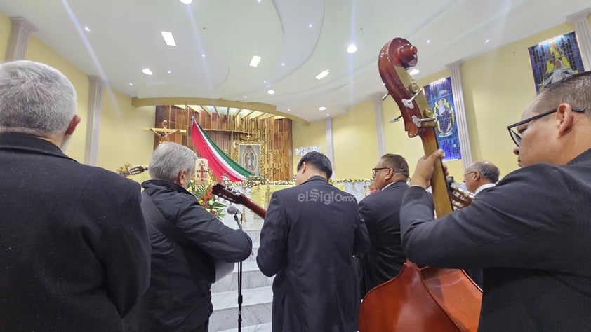 Cientos de duranguenses se congregaron en el Santuario de Nuestra Señora de Guadalupe para las tradicionales mañanitas a la Virgen de Guadalupe