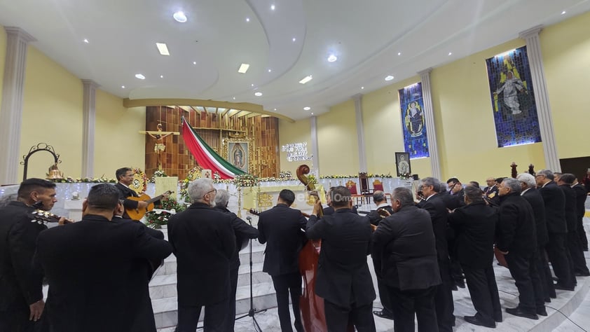 Cientos de duranguenses se congregaron en el Santuario de Nuestra Señora de Guadalupe para las tradicionales mañanitas a la Virgen de Guadalupe