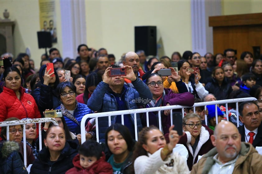 Cientos de duranguenses se congregaron en el Santuario de Nuestra Señora de Guadalupe para las tradicionales mañanitas a la Virgen de Guadalupe