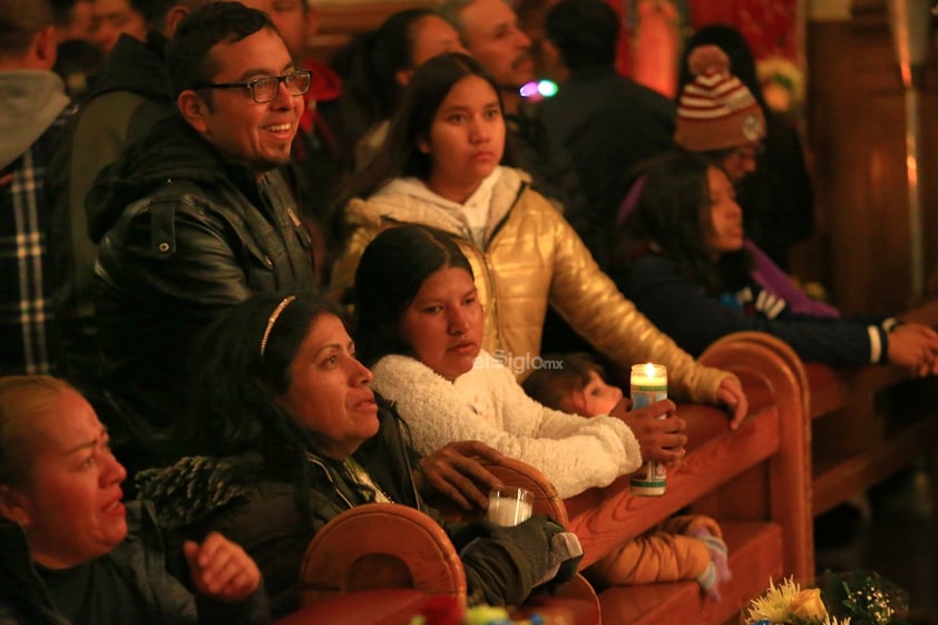 Cientos de duranguenses se congregaron en el Santuario de Nuestra Señora de Guadalupe para las tradicionales mañanitas a la Virgen de Guadalupe