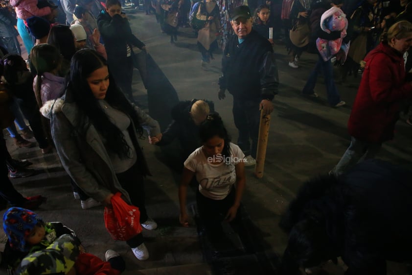 Cientos de duranguenses se congregaron en el Santuario de Nuestra Señora de Guadalupe para las tradicionales mañanitas a la Virgen de Guadalupe