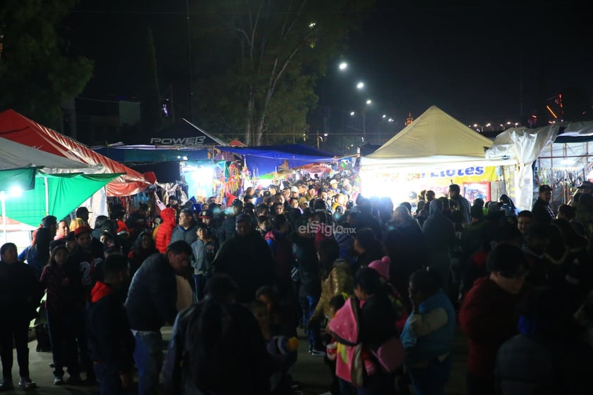 Cientos de duranguenses se congregaron en el Santuario de Nuestra Señora de Guadalupe para las tradicionales mañanitas a la Virgen de Guadalupe