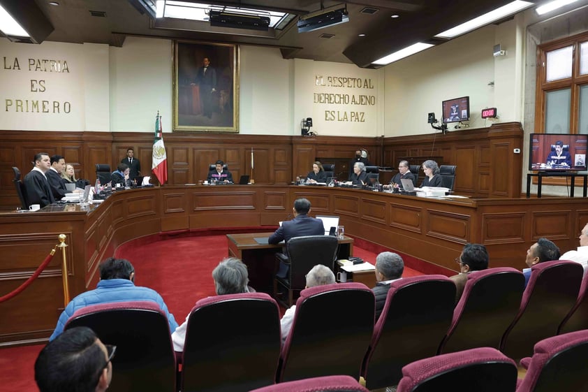 Corte transparenta vehículos 'a medias'