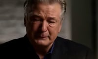 Alec Baldwin da su primera entrevista desde trágico accidente en el set