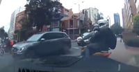VIDEO: Hombre arrolla a ladrones y asegura que no dejará que queden en libertad 