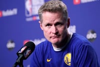 Steve Kerr explota de ira contra republicanos al rechazar control de armas