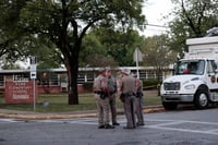 Tirador de escuela primaria en Uvalde estuvo al interior del plantel por una hora antes de ser abatido: medio