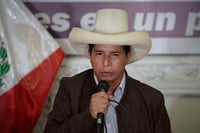 Fiscalía de Perú extiende investigación contra el presidente por corrupción