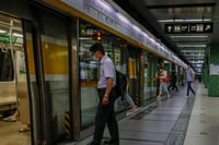 China anuncia paquete de estímulos para reactivar economía tras rebrotes de COVID-19