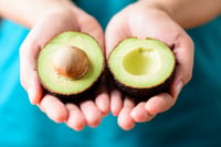 ¿Qué pasa si cenas aguacate?