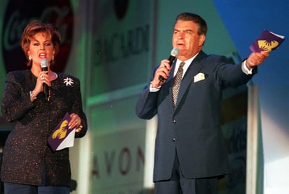 En redes sociales, compañeros de Fernández lamentaron su deceso.