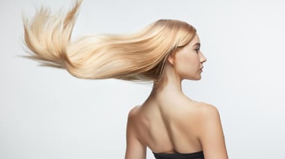 . En esta época tu cabello puede lucir opaco, sin vida y descuidado.