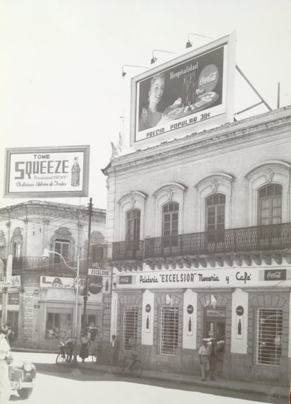 Calle 5 de febrero y Juárez.