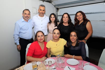 Enrique Benítez Vargas e Irene Ojeda de Benítez, los anfitriones del evento.