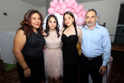 El Lic. Enrique Benítez Vargas y Loredana Arcaio Benítez festejaron juntos su cumpleaños.