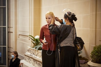 Hayek adelantó que tiene planeado ejecutar un guion que escribió hace unos años, sin embargo, está esperando que termine la huelga de Hollywood. Hayek adelantó que tiene planeado ejecutar un guion que escribió hace unos años, sin embargo, está esperando que termine la huelga de Hollywood.