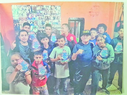 Monarcas. Los pequeños que entrenan en el Gimnasio de box 'Paco Valenzuela' tienen un sueño en común: llegar a ser grandes campeones.