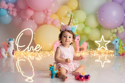 La pequeña mostró a la cámara su alegre personalidad.