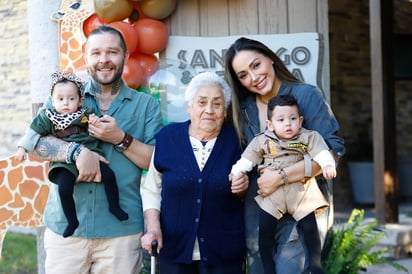Amigos y familiares estuvieron en la celebración.