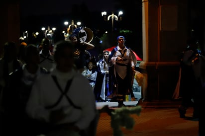 Danzas. Los preparativos de los grupos de peregrinos inician meses antes.
