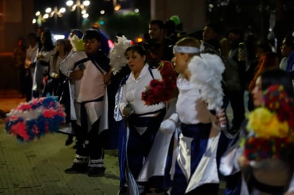 Adoración. En Durango son más de 200 los grupos que se reúnen el Día de la Virgen.
