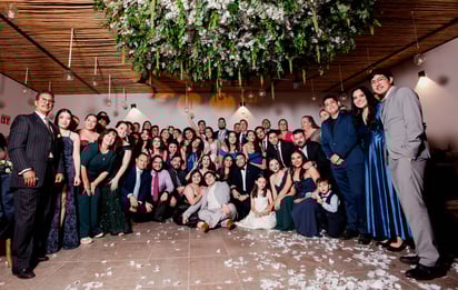 Los ahora esposos Dulce Karina Valles Espinosa y Sebastián Hidalgo Martínez.