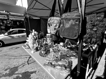 Trabajo. No hay descanso en estos días para quienes se dedican a la actividad comercial.