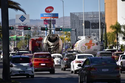 Manejo a la ofensiva. Uno de los problemas que se viven en este mes es gente con prisa que maneja a la ofensiva.