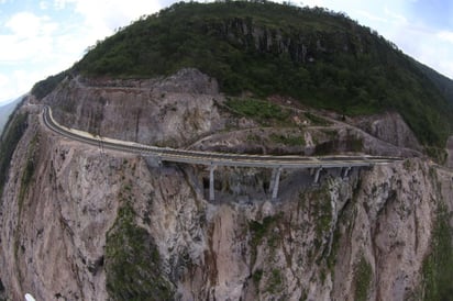 Aniversario. Recién se cumplió una década de la inauguración y apertura de la supercarretera Durango-Mazatán, que comenzó a construirse en el año 2001.