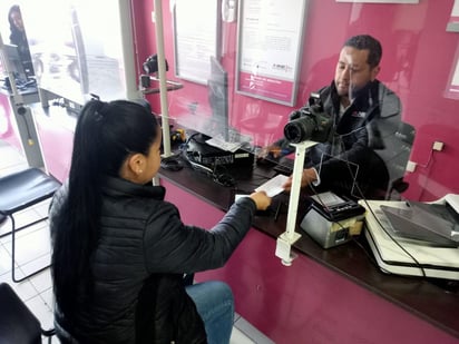 Rapidez. Los trabajadores del INE están capacitados para darle celeridad a los trámites.