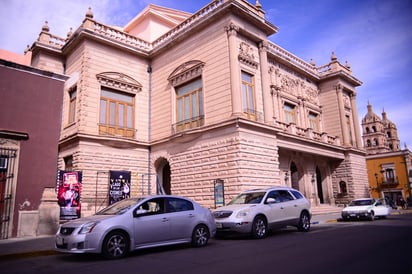 Invasión

Estacionarse en línea amarilla puede causar congestión y retrasos vehiculares.
