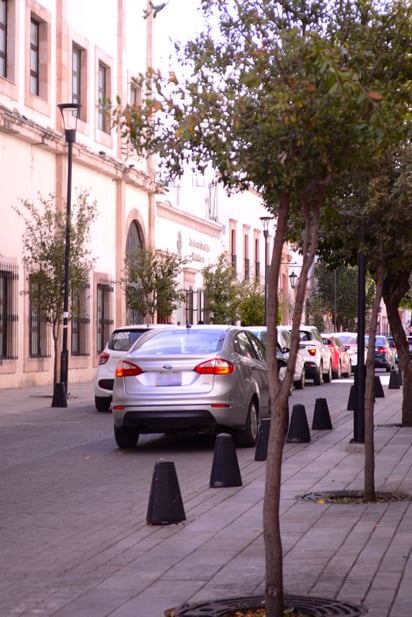Circulación

Hay automovilistas que dejan sus unidades en lugares en donde se obstruye la circulación.