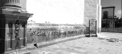 Inmueble. Donde habrá de ser más tardada la limpieza es en la parte baja del edificio mismo de Catedral, ahí no había capa protectora.