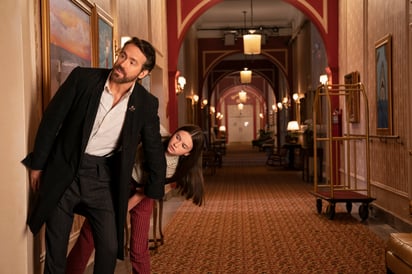 En esta imagen proporcionada por Paramount Pictures, Ryan Reynolds, izquierda, y Cailey Fleming en una escena de 'IF'. (Jonny Cournoyer/Paramount Pictures vía AP)


