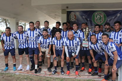 El equipo de Trébol FC se hizo de la corona de la Liga Nuevo Durango, al derrotar al Campestre B en tiempos extras.