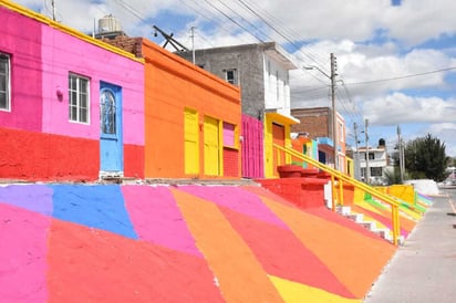 Color. Las calles que antes lucían descuidadas, ahora tienen colores vibrantes.